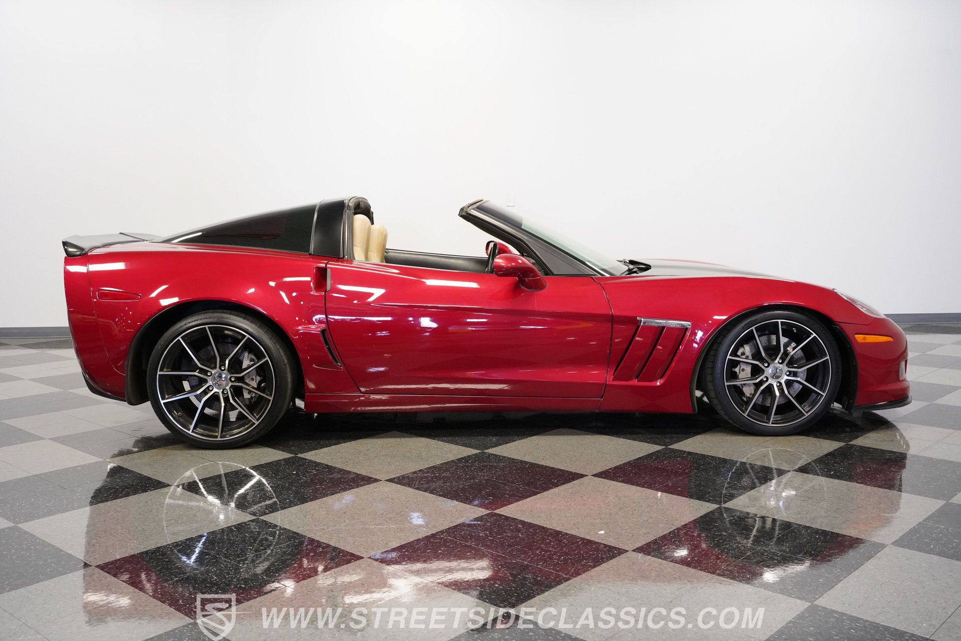Used 2011 Chevrolet Corvette Grand Sport w/ Preferred Equipment Group RWD image 15