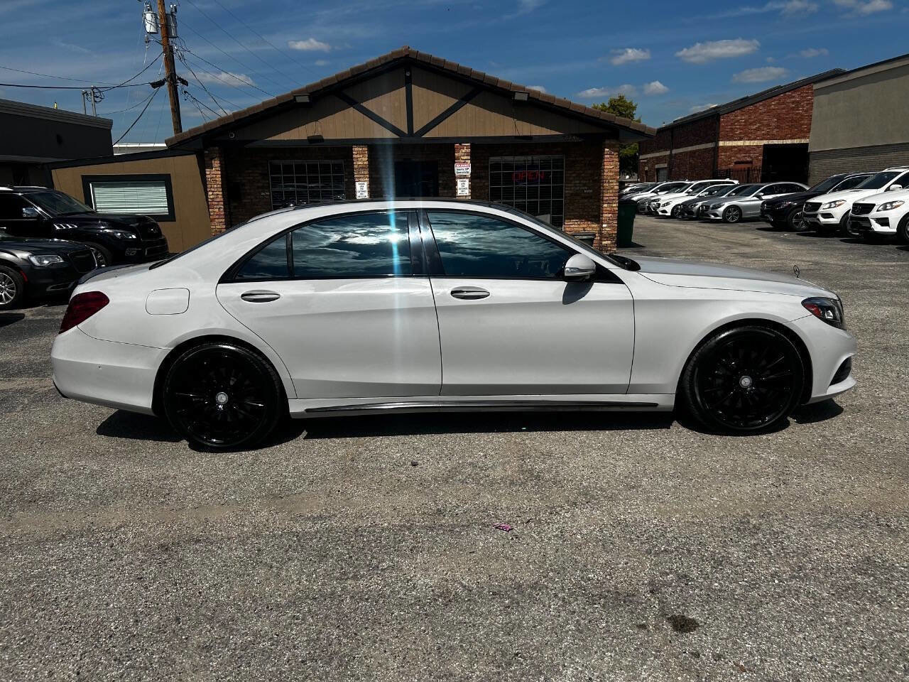 Used 2017 Mercedes-Benz S 550 Sedan image 4