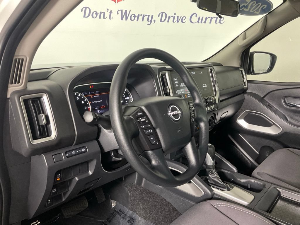 Used 2025 Nissan Frontier SV RWD image 13