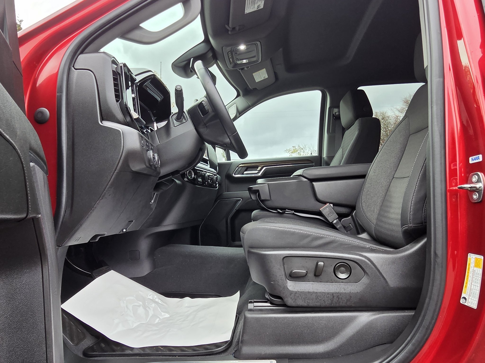 Used 2023 Chevrolet Silverado 1500 LT AWD/4WD image 16