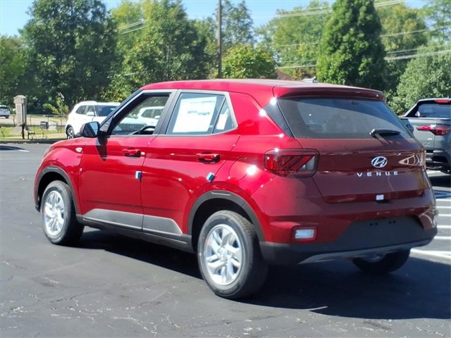 New 2026 Hyundai Venue SE image 4