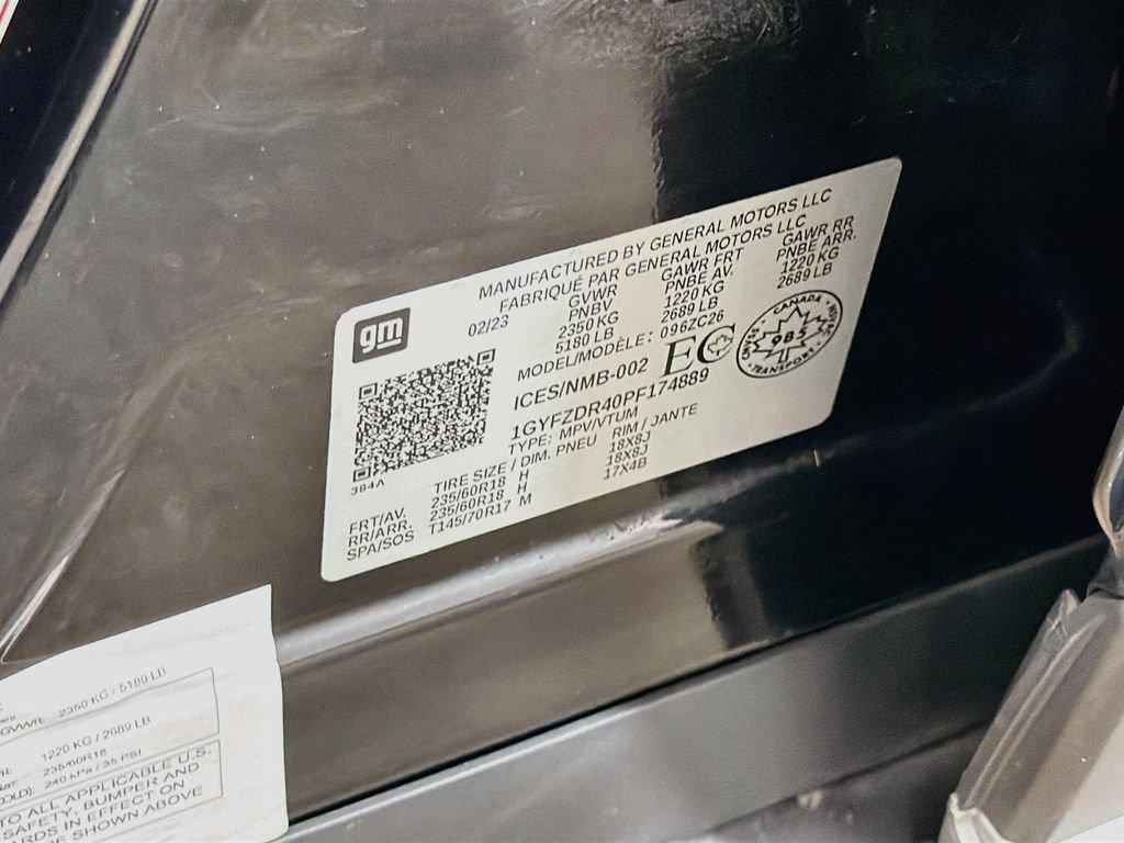 Used 2023 Cadillac XT4 Premium Luxury w/ Technology Package AWD/4WD image 33