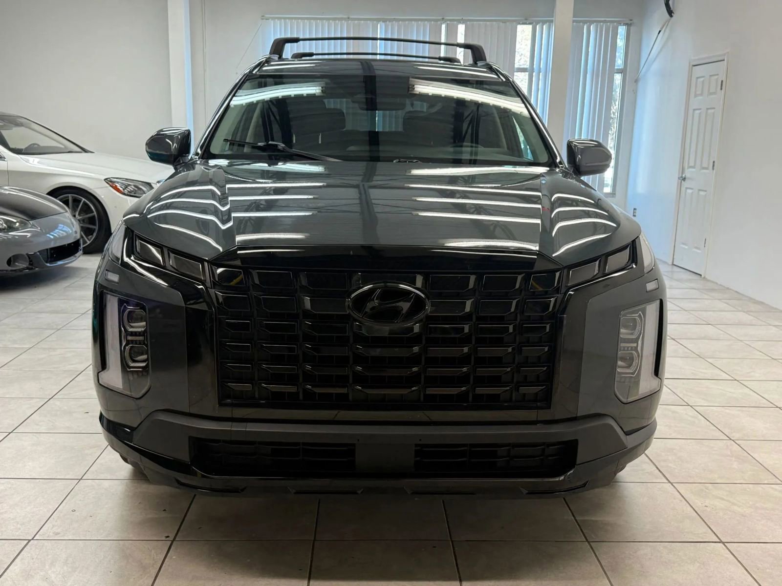 Used 2023 Hyundai Palisade XRT w/ Cargo Package FWD image 2