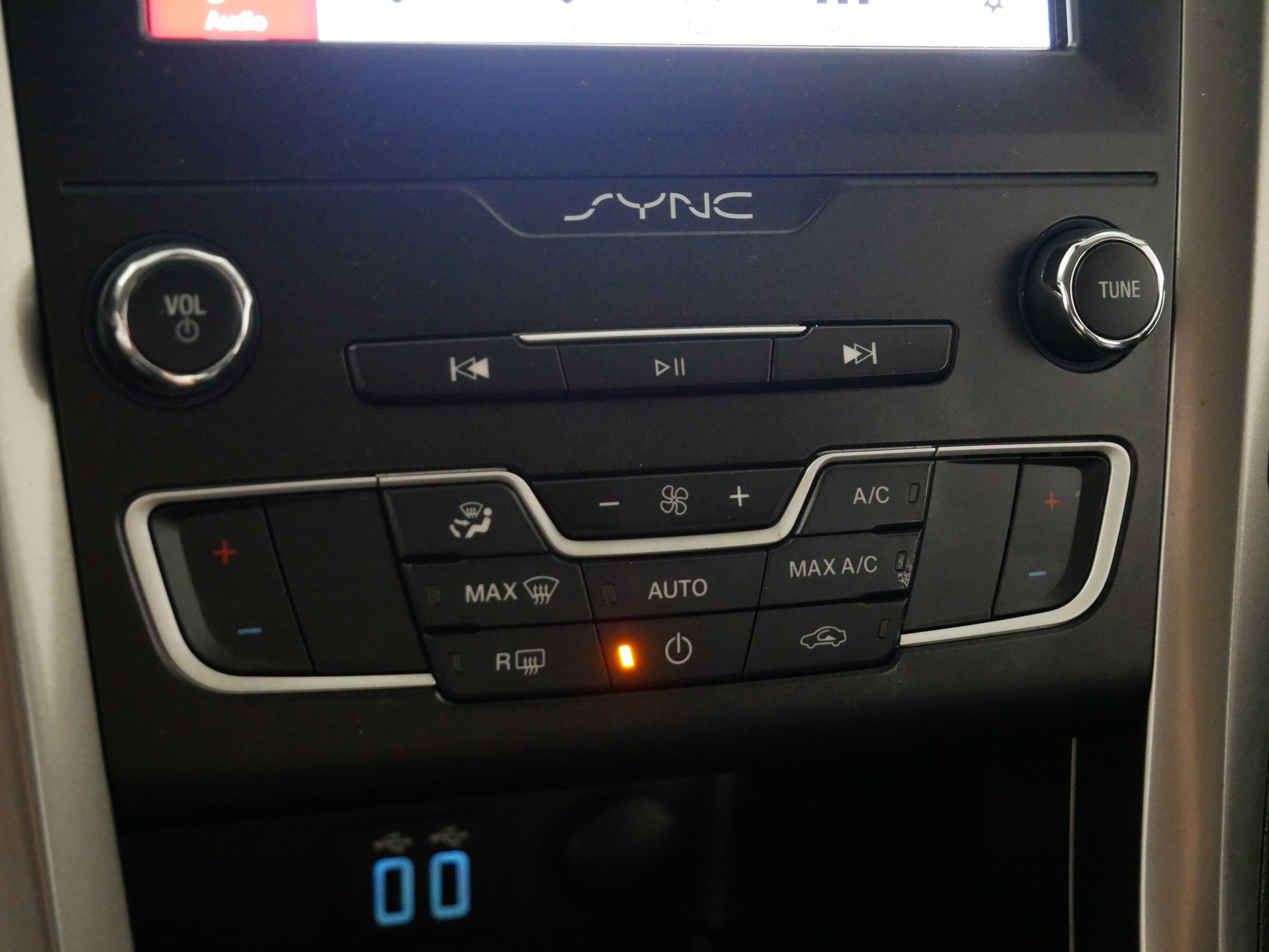 Used 2019 Ford Fusion SE image 23