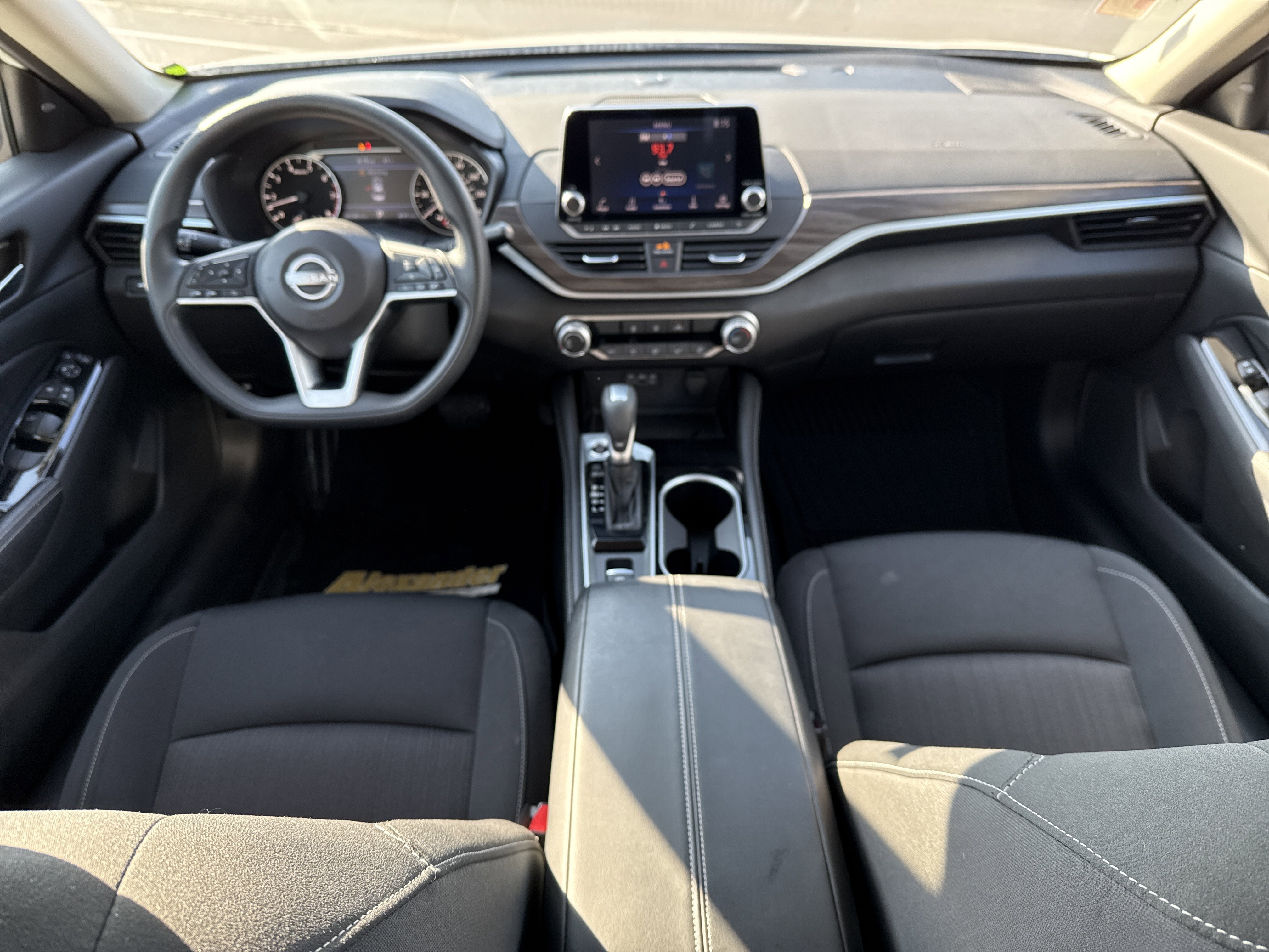 Used 2023 Nissan Altima 2.5 SV AWD/4WD image 14