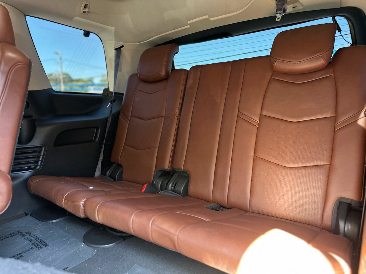 Used 2017 Cadillac Escalade Premium Luxury RWD image 15