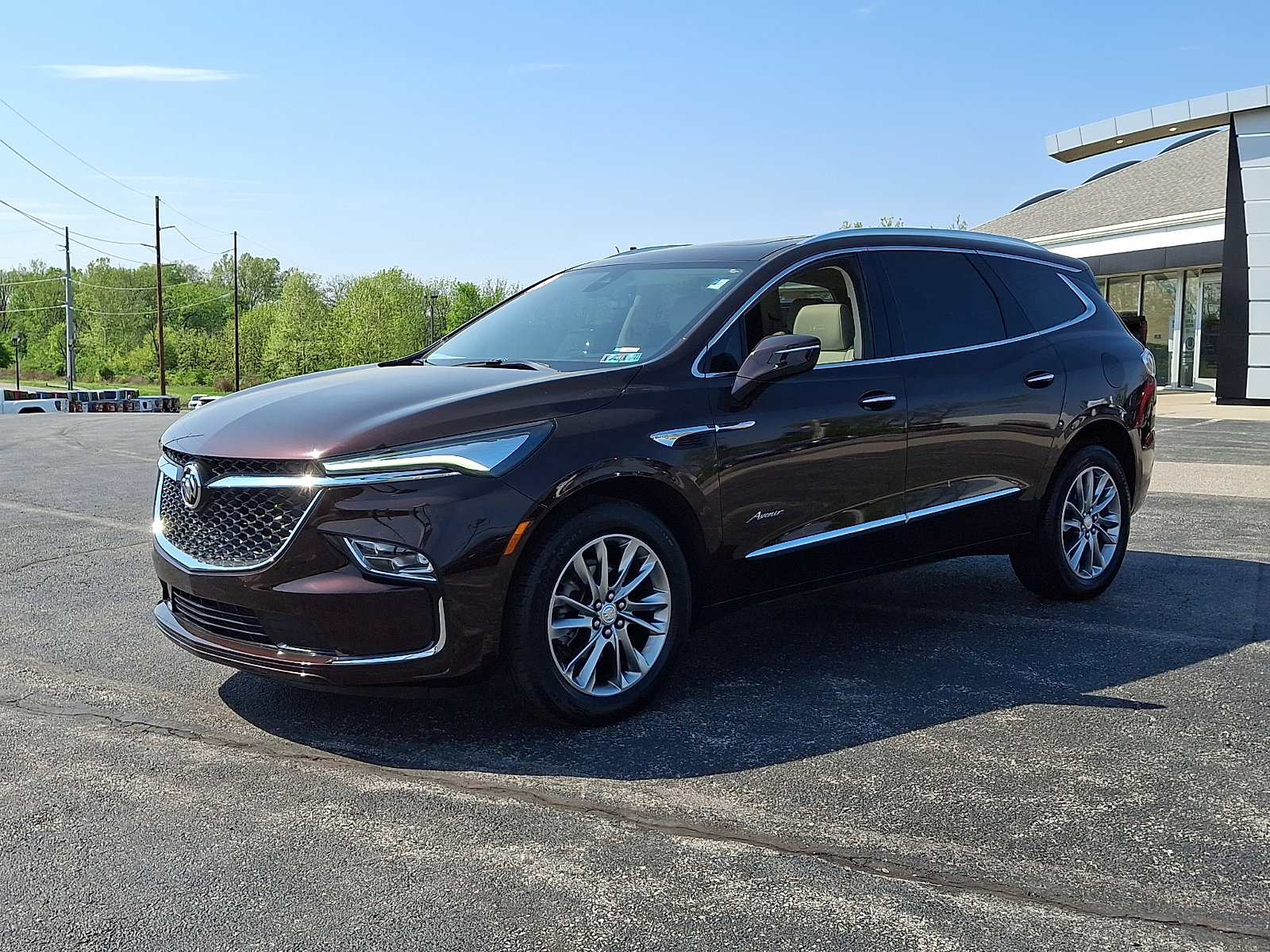 Used 2022 Buick Enclave Avenir w/ Avenir Technology Package AWD/4WD image 4