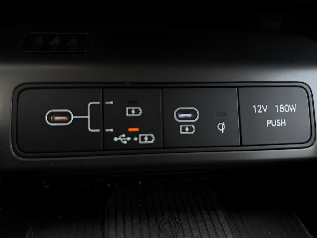 Used 2025 Hyundai Kona SEL image 30