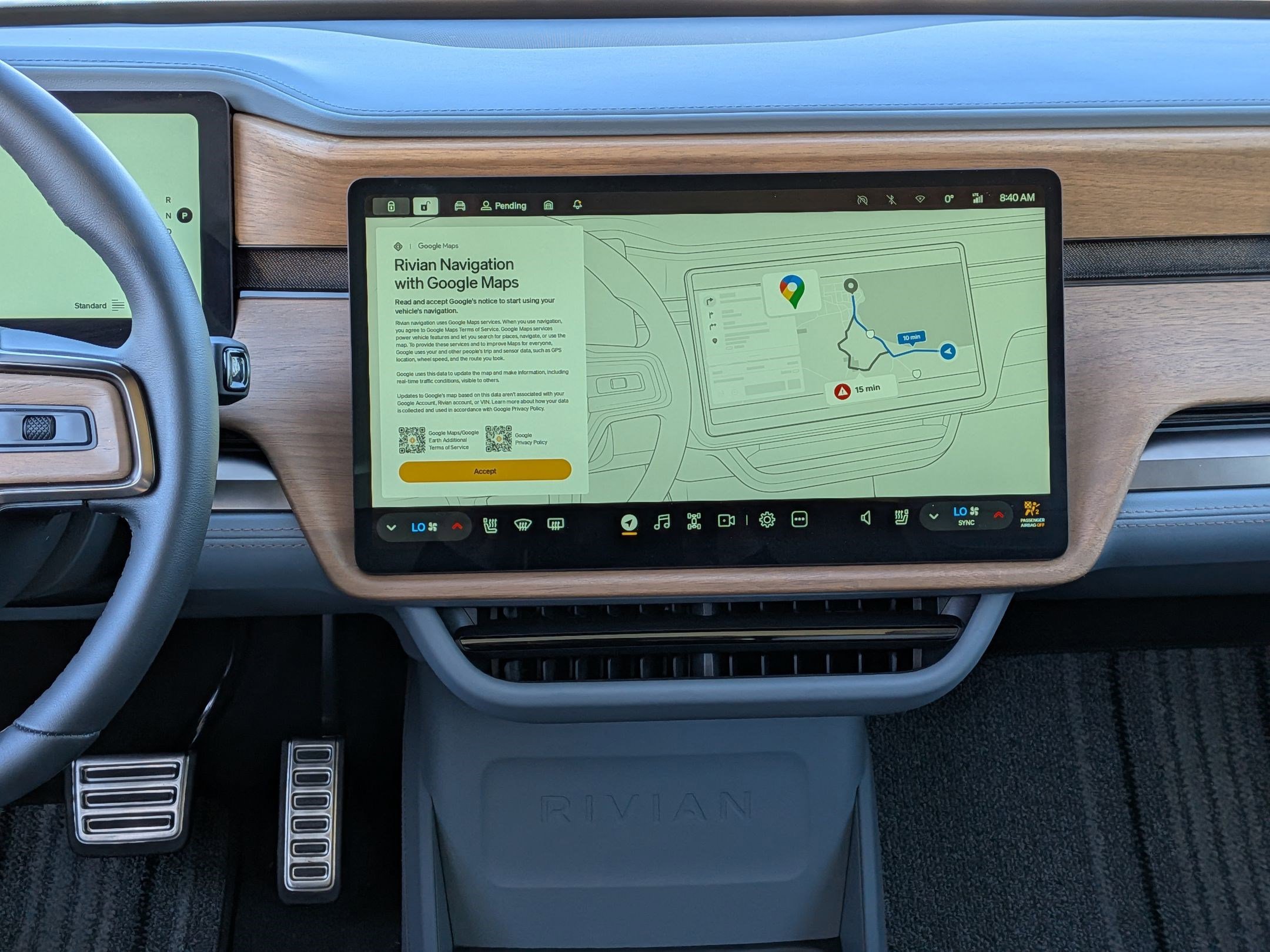 Used 2026 Rivian R1T Premium image 29