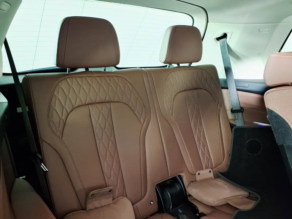 Used 2022 BMW X7 xDrive40i w/ Executive Package image 14