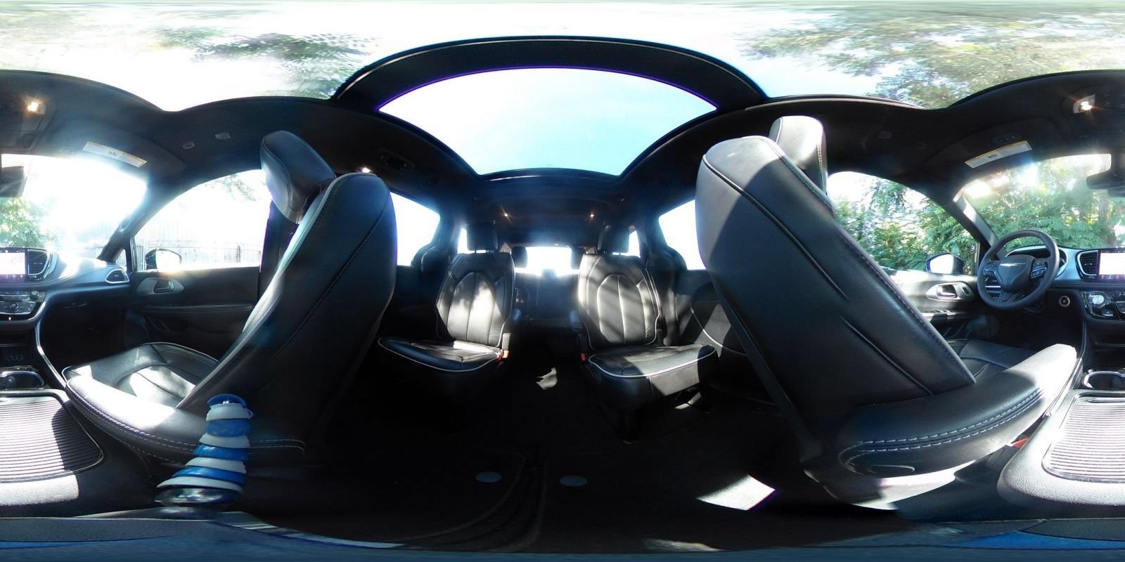 Used 2025 Chrysler Pacifica Limited FWD image 45