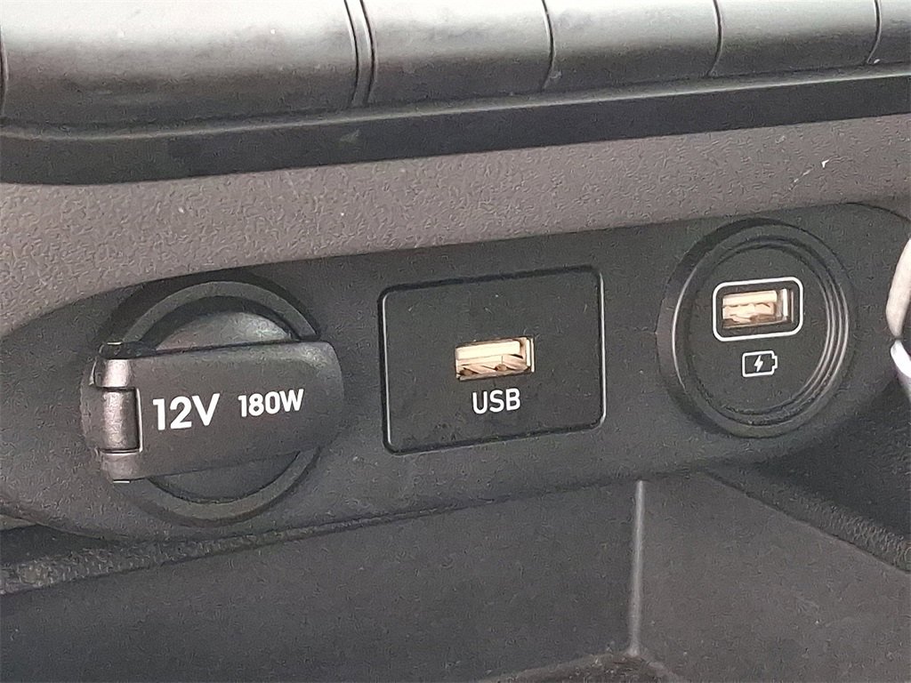 Used 2023 Hyundai Elantra SEL image 24