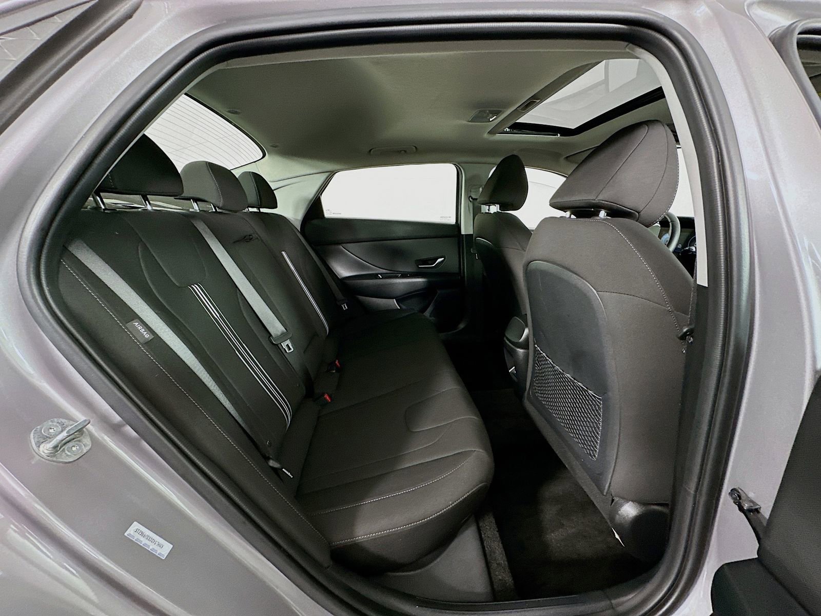 Used 2025 Hyundai Elantra SEL FWD image 28