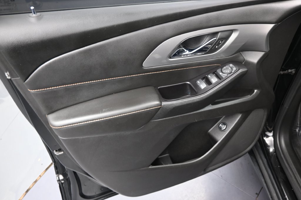 Used 2019 Chevrolet Traverse LT FWD image 12