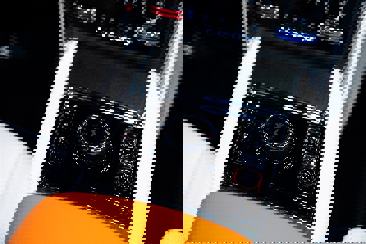 Used 2023 Rolls-Royce Cullinan w/ Cullinan Package image 24