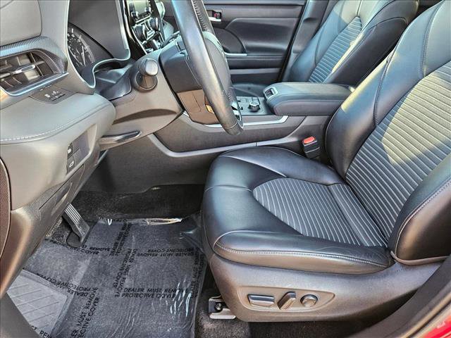 Used 2021 Toyota Highlander XSE image 18