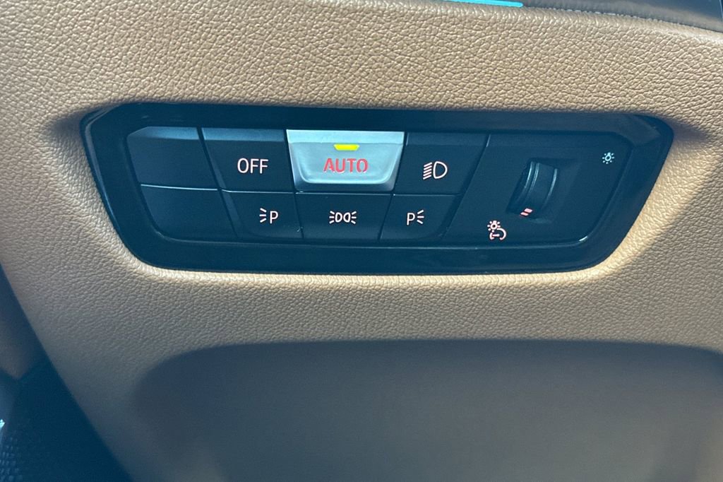 Used 2023 BMW 330e w/ M Sport Package image 30