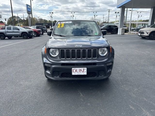 Used 2023 Jeep Renegade Latitude AWD/4WD image 19