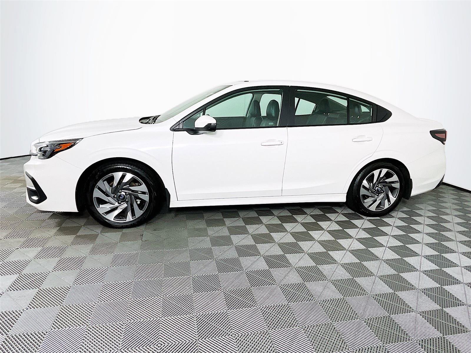 Certified 2025 Subaru Legacy Limited image 4