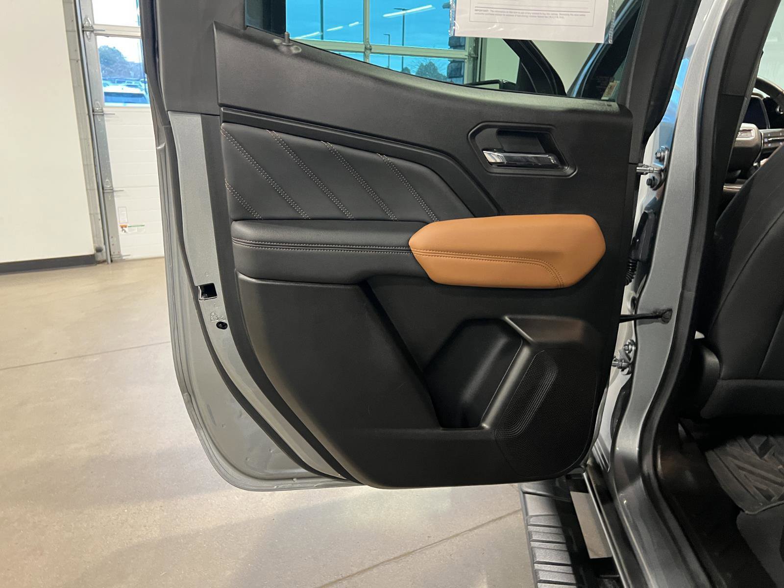 Used 2024 GMC Canyon AT4 w/ AT4 Premium Package image 31