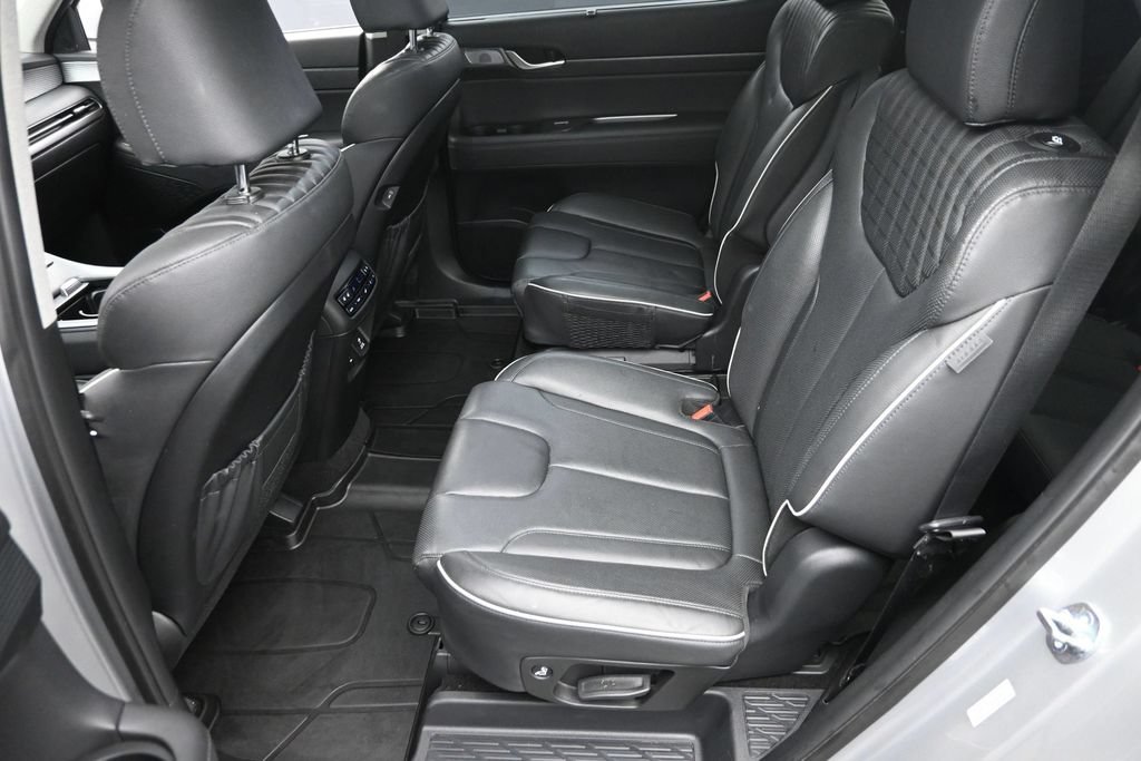 Used 2023 Hyundai Palisade Limited w/ Cargo Package AWD/4WD image 16