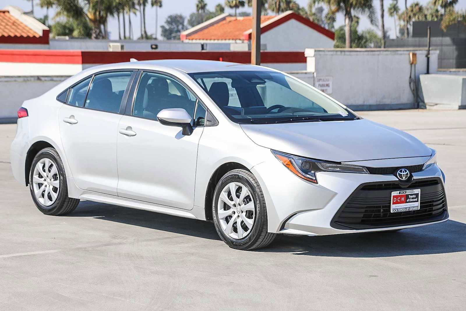 Used 2023 Toyota Corolla LE image 4
