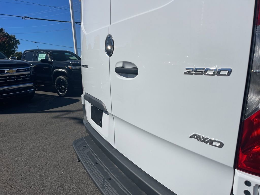 Used 2025 Mercedes-Benz Sprinter 2500 image 24