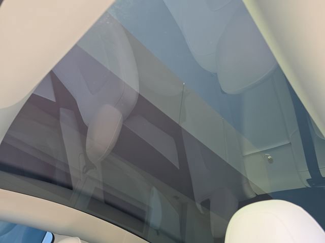 Used 2022 Tesla Model Y Long Range image 19