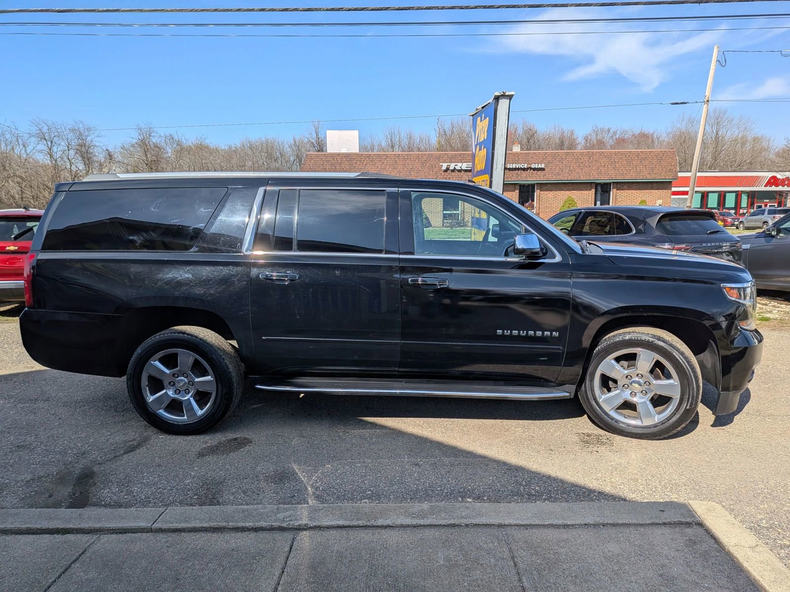 Used 2020 Chevrolet Suburban Premier image 7