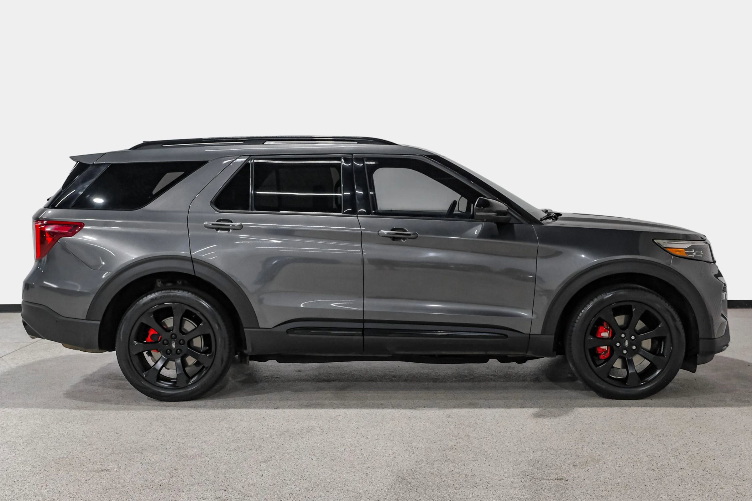 Used 2020 Ford Explorer ST w/ ST Street Pack image 5