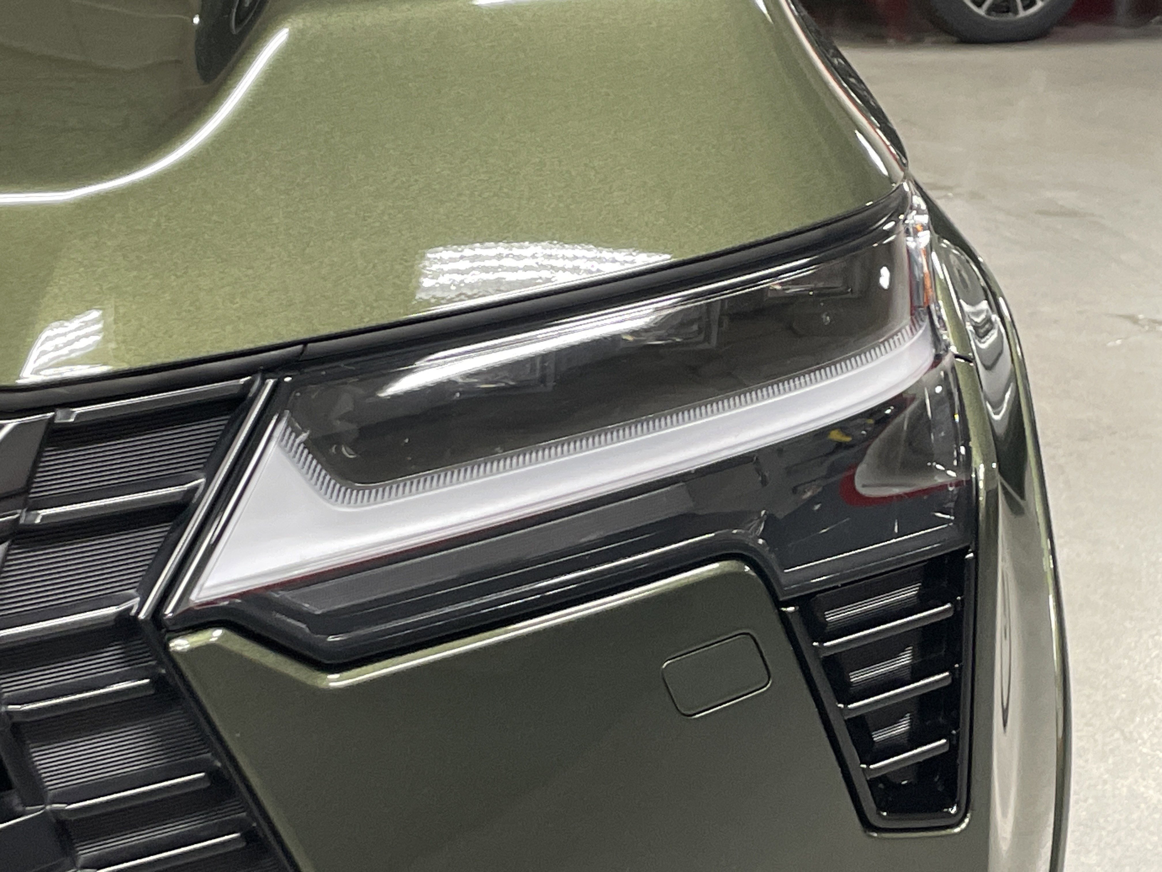 Used 2024 Lexus GX 550 w/ Cold Area Package AWD/4WD image 7