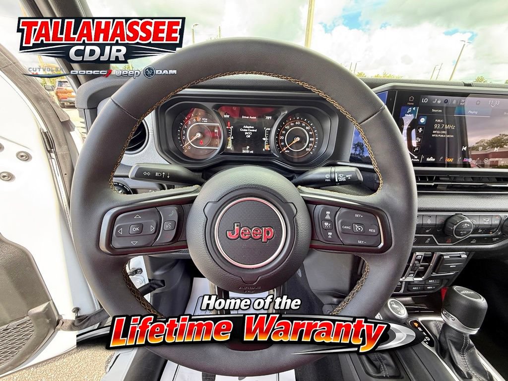 Used 2025 Jeep Gladiator Sport AWD/4WD image 16