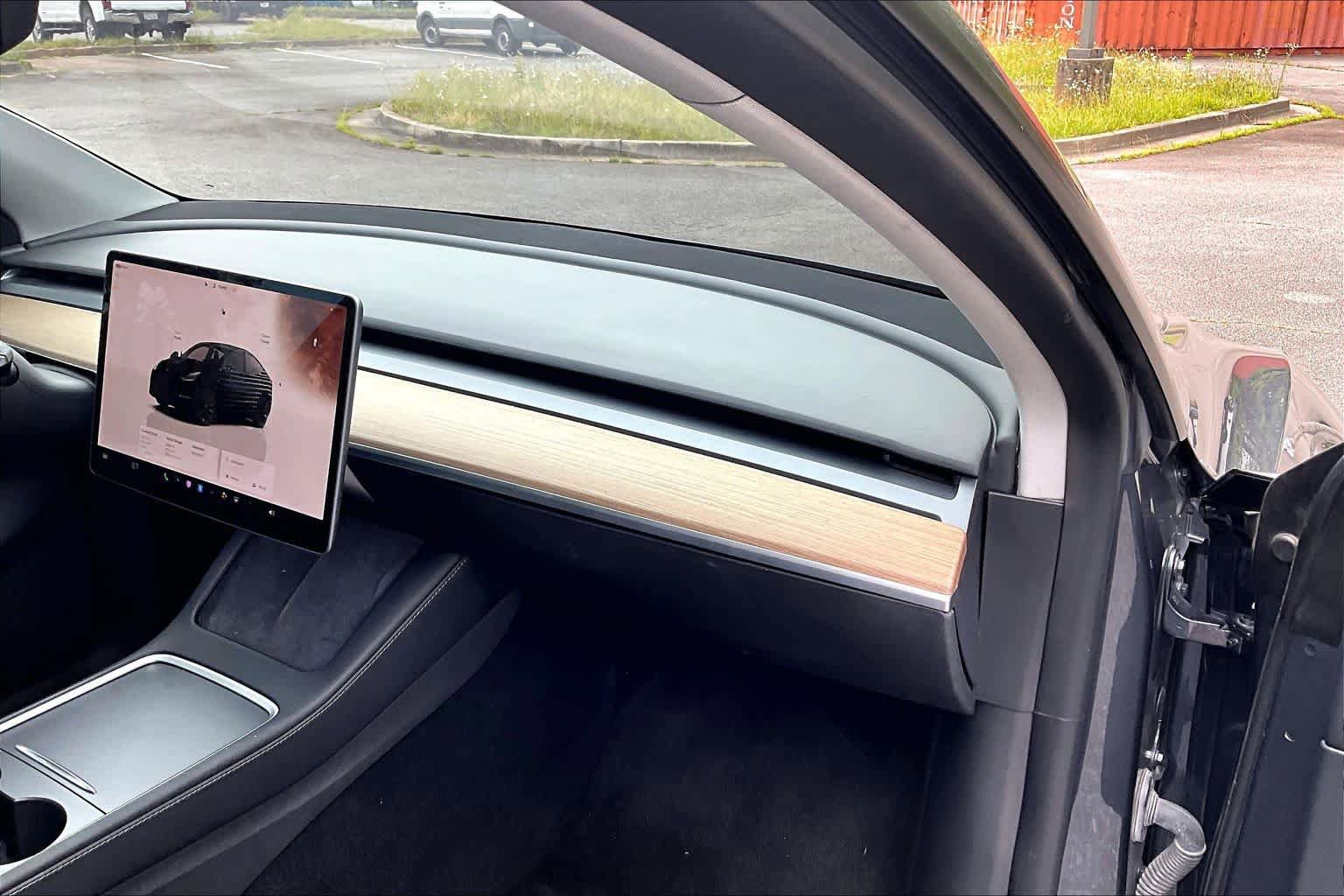 Used 2022 Tesla Model Y Long Range AWD/4WD image 18