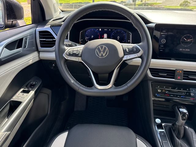 Used 2025 Volkswagen Taos SEL AWD/4WD image 19