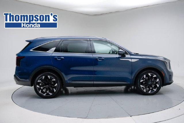 Used 2025 Kia Sorento SX FWD image 2
