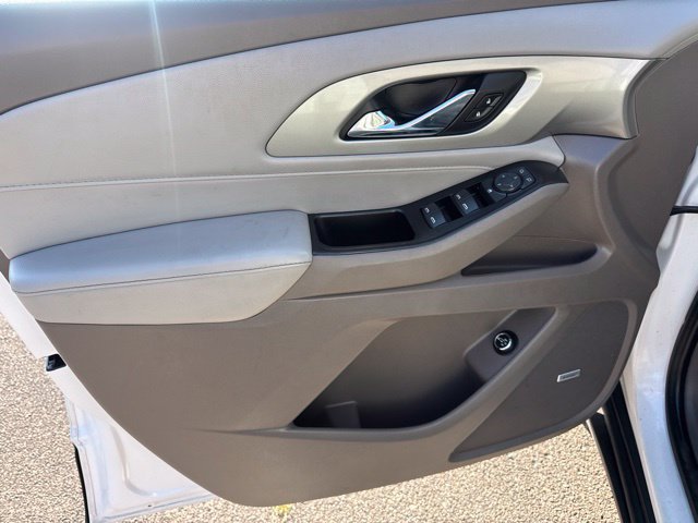 Used 2018 Chevrolet Traverse LT FWD image 18