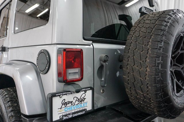 Used 2014 Jeep Wrangler Unlimited Sahara w/ Max Tow Package image 13