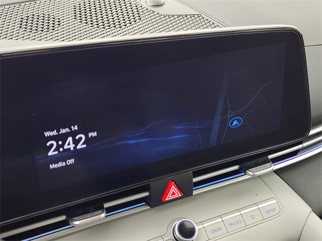 Certified 2025 Hyundai Elantra Limited image 19