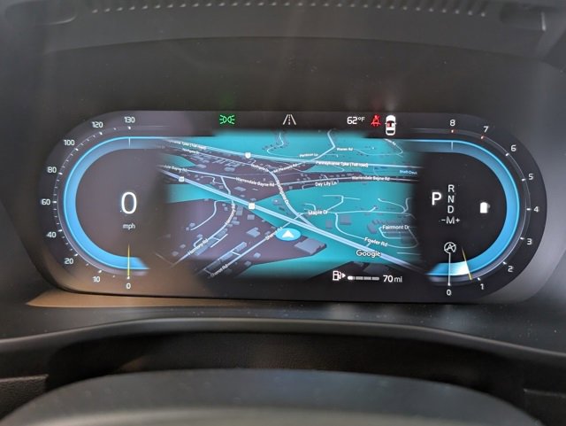 Used 2023 Volvo XC40 B5 Plus w/ Protection Package Premier image 17