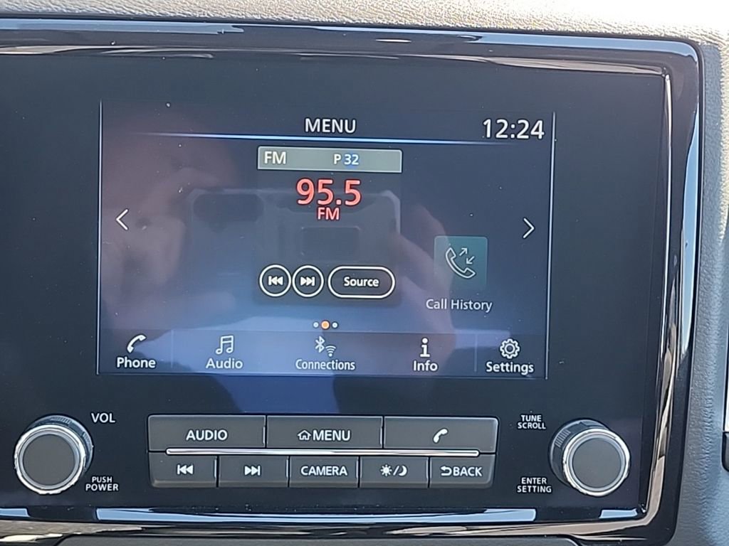 Used 2023 Nissan Frontier SV image 24