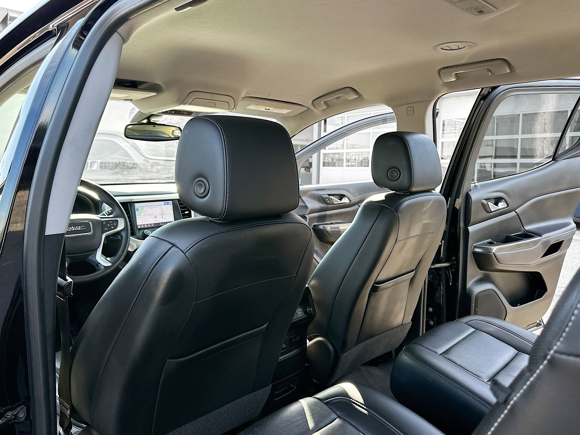 Used 2023 GMC Acadia SLT image 6