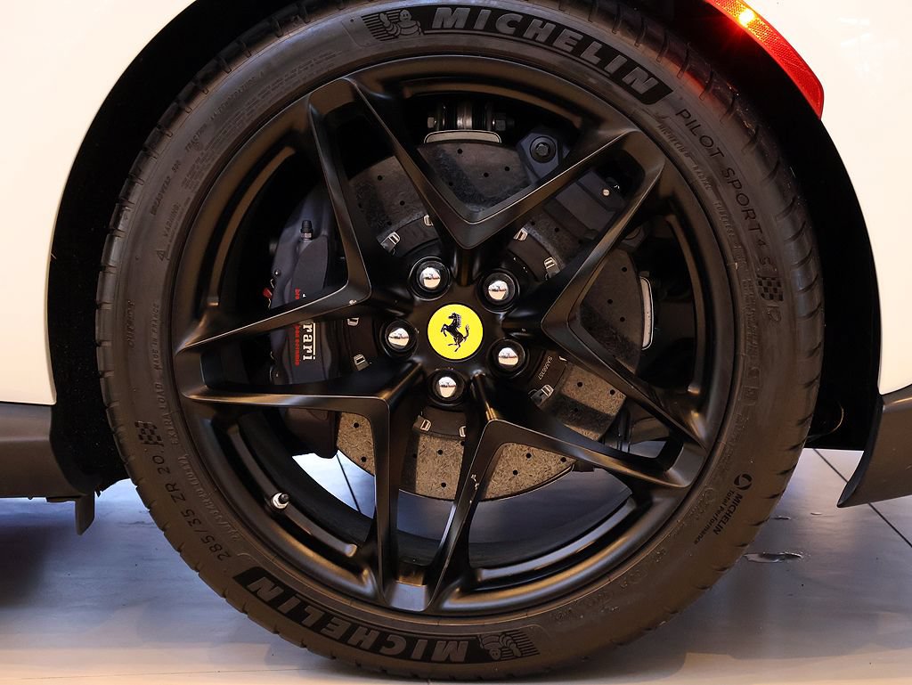 Used 2021 Ferrari Roma RWD image 39