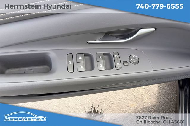 Certified 2025 Hyundai Elantra Sport FWD image 7
