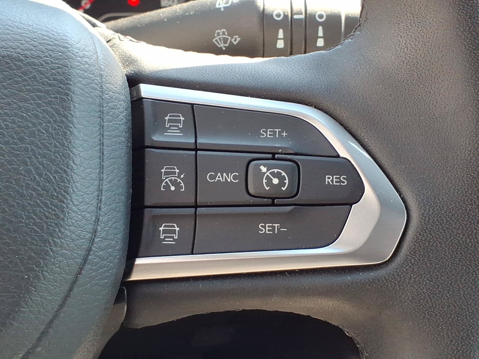 Used 2025 Jeep Compass Limited AWD/4WD image 23