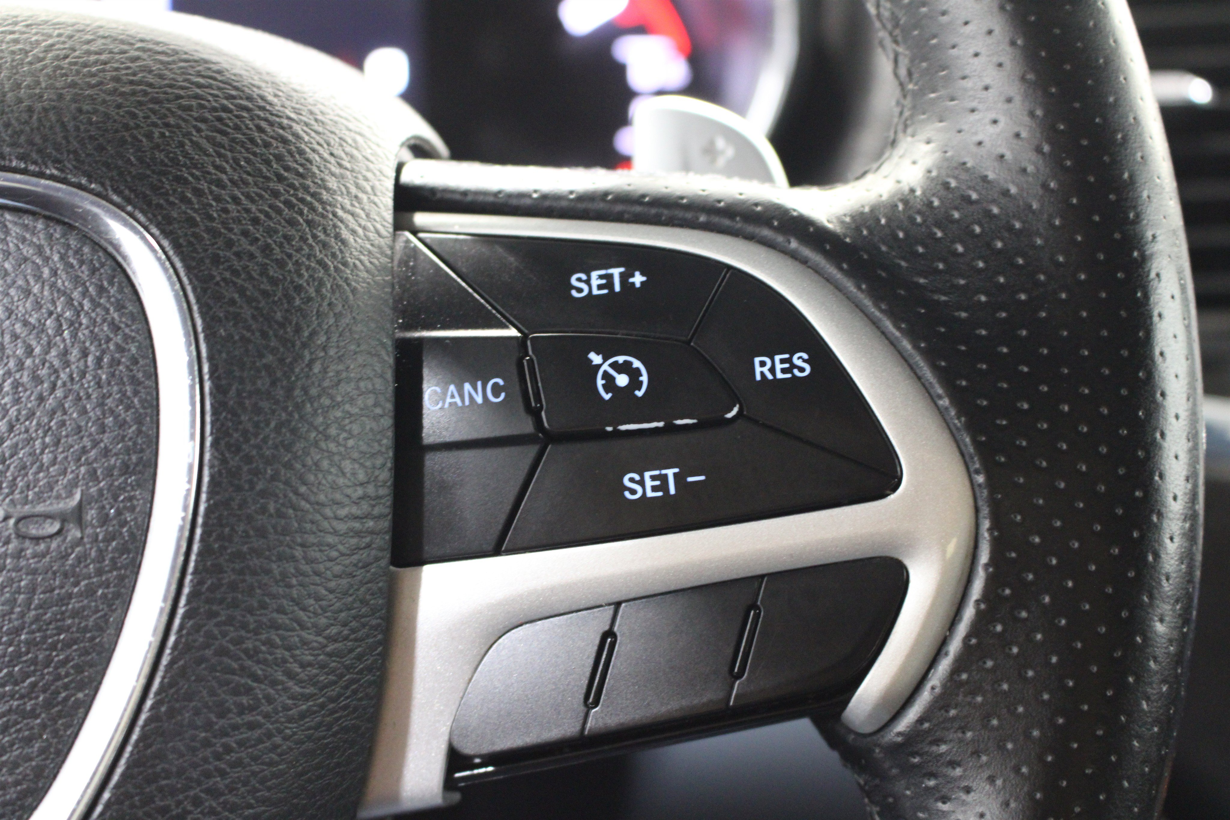 Used 2014 Dodge Durango R/T w/ Premium Nappa Leather Group RWD image 12