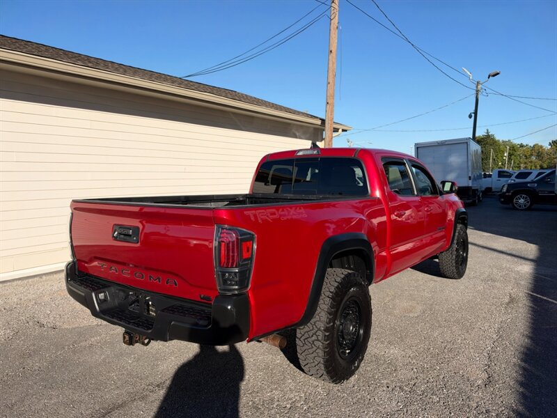 Used 2017 Toyota Tacoma TRD Off-Road AWD/4WD image 11