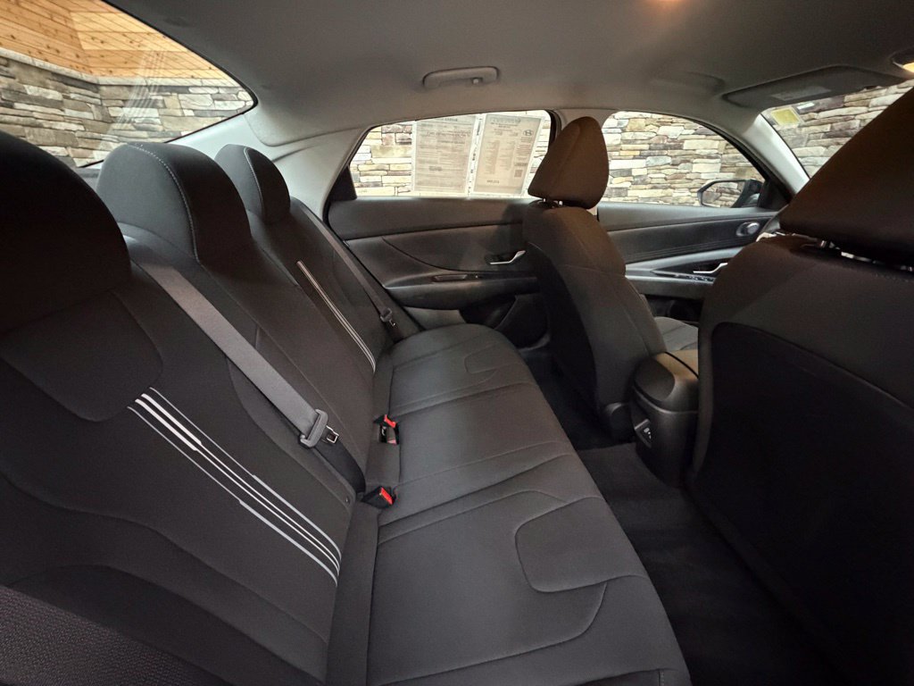 Used 2024 Hyundai Elantra SEL FWD image 29