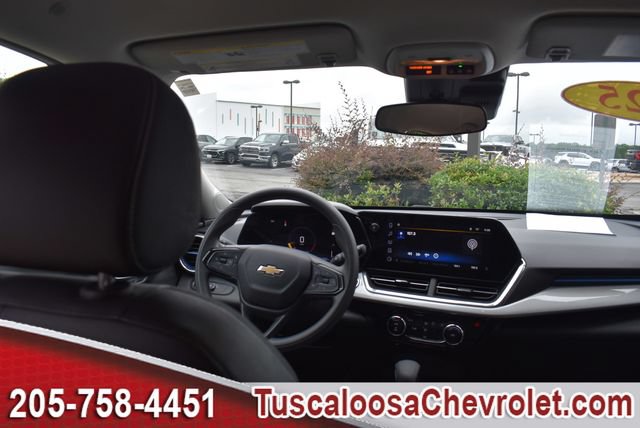 Certified 2025 Chevrolet Trax LT FWD image 23