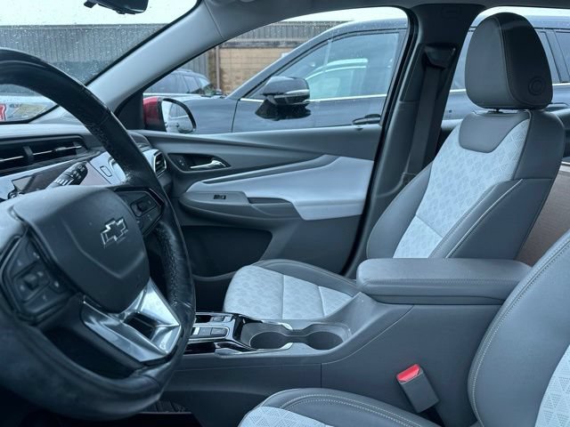 Used 2023 Chevrolet Bolt EUV Premier w/ Sun & Sound Package FWD image 7