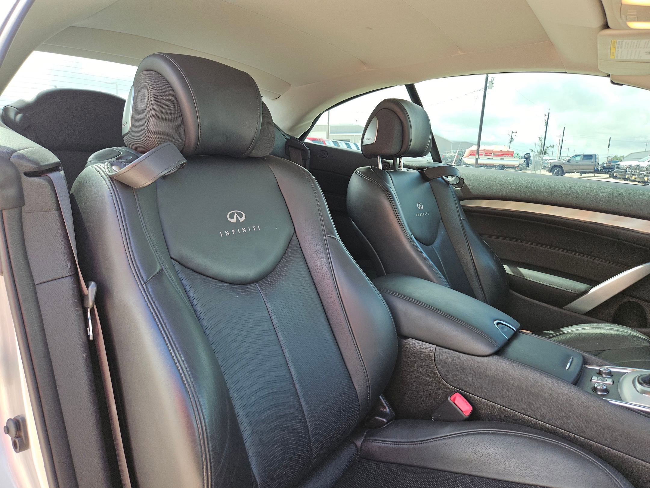 Used 2014 INFINITI Q60 Convertible w/ Premium Package RWD image 29